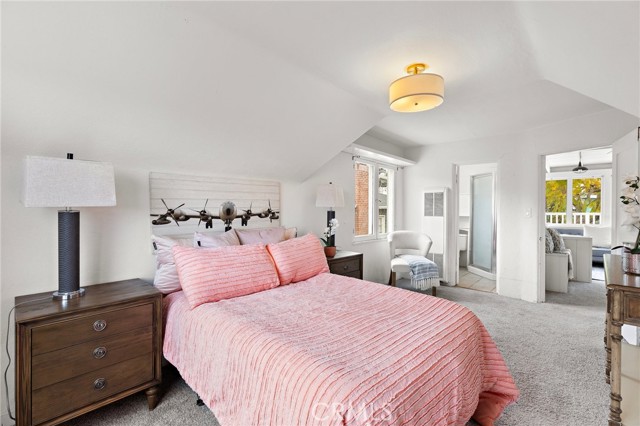 251 Viejo Street, Laguna Beach CA: https://media.crmls.org/medias/5e05aefe-096f-4a72-8b85-39eeb1220ac6.jpg