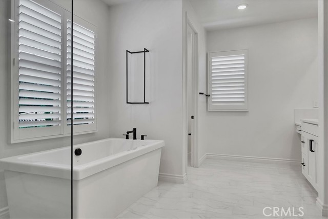 Detail Gallery Image 43 of 73 For 102 Frontier, Irvine,  CA 92620 - 4 Beds | 4/1 Baths