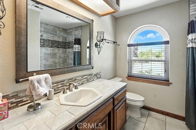 2056 W Avenue O, Palmdale CA: https://media.crmls.org/medias/5e06ce74-e335-42ca-ad56-bddc1068599d.jpg