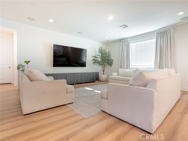 Detail Gallery Image 16 of 46 For 32085 Deardoff St, Menifee,  CA 92584 - 5 Beds | 3 Baths