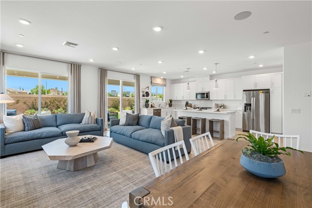 42960 Coronet Drive, Lancaster CA: https://media.crmls.org/medias/5e06de06-f7e3-4be1-a528-66fd0282b047.jpg