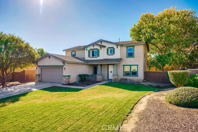 Detail Gallery Image 1 of 34 For 33221 Breighton Wood St, Menifee,  CA 92584 - 5 Beds | 2/1 Baths