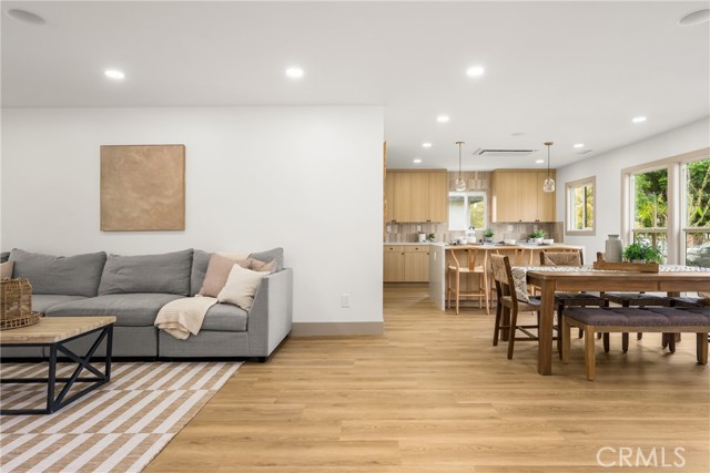 5161 E 27th Street, Long Beach CA: https://media.crmls.org/medias/5e07abde-89cd-4cec-9408-c0a6b4db8e48.jpg