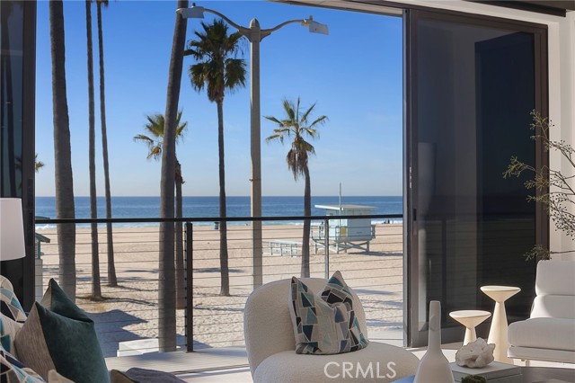 3011 Ocean Front Walk, Venice CA: https://media.crmls.org/medias/5e07d22f-7e3d-4701-b04c-9248c0b76554.jpg