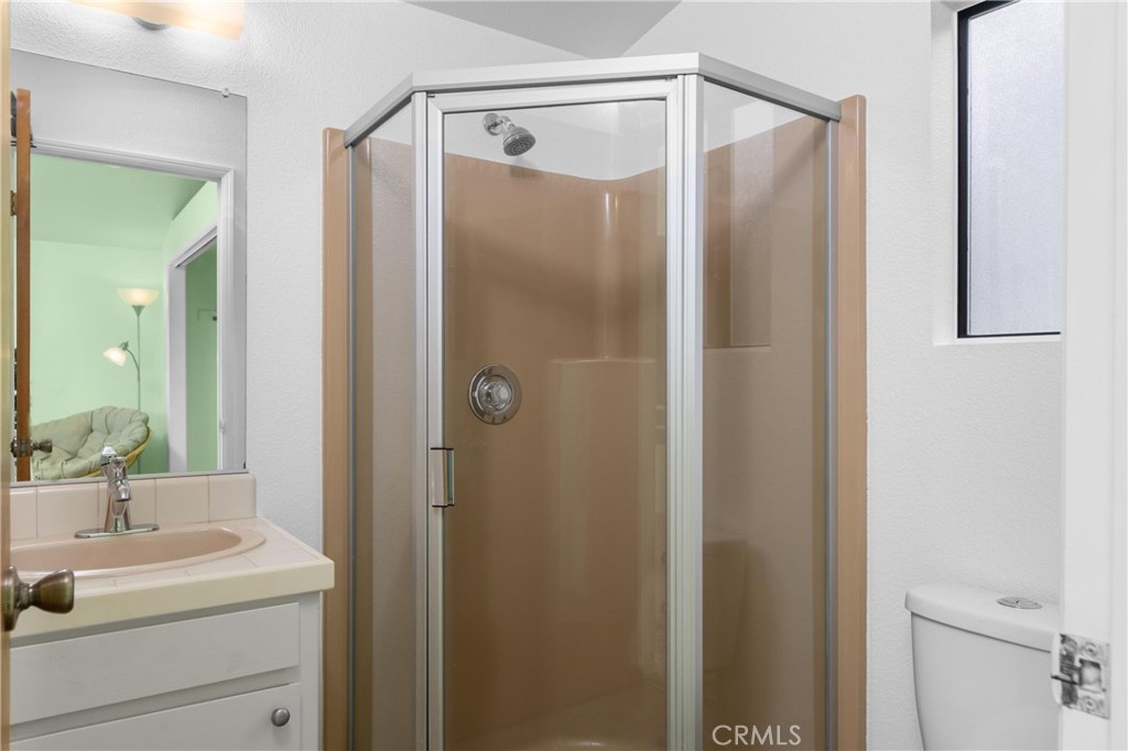 https://media.crmls.org/medias/5e07d67b-3b70-4219-9dba-5eeff75a3c95.jpg?preset=X-Large