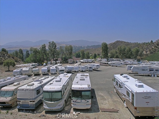 19207 Avenue Of The Oaks, Newhall CA: https://media.crmls.org/medias/5e0832b9-1747-4bc6-bc05-00fc2ba26f19.jpg