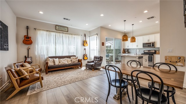 Detail Gallery Image 4 of 49 For 4173 Horvath St #105,  Corona,  CA 92883 - 3 Beds | 2/1 Baths