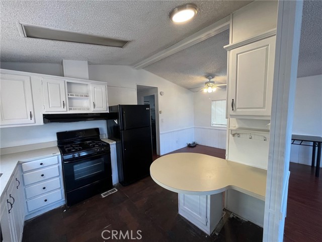 Detail Gallery Image 9 of 35 For 432 S Harbor Bld #7,  Santa Ana,  CA 92704 - 2 Beds | 2 Baths