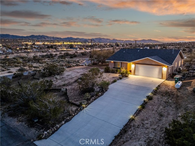 Detail Gallery Image 1 of 62 For 6082 Carmelita Ave, Yucca Valley,  CA 92284 - 3 Beds | 2 Baths