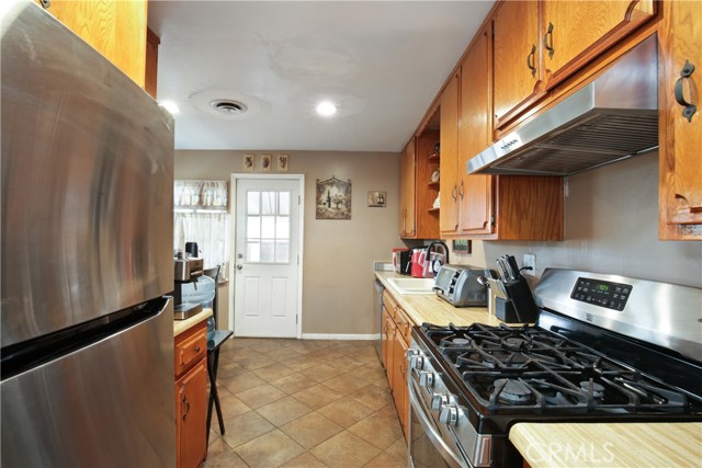 Detail Gallery Image 5 of 18 For 10934 Alclad Ave, Whittier,  CA 90605 - 2 Beds | 1 Baths