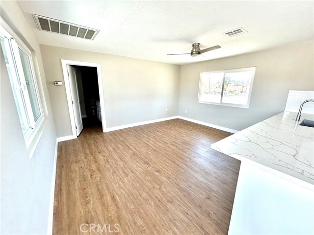 6698 Mesquite Drive, 29 Palms CA: https://media.crmls.org/medias/5e09ef1c-9cd4-498f-93a8-77dce1875d5e.jpg
