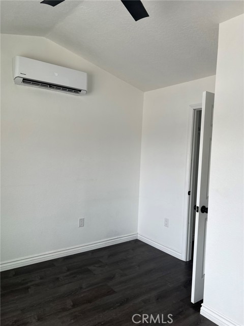 12255 Pacoima Road, Victorville CA: https://media.crmls.org/medias/5e0a6d55-613d-4521-a1cb-5b894a7417b9.jpg