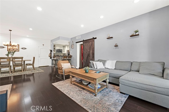 11225 Peach Grove Street, North Hollywood CA: https://media.crmls.org/medias/5e0b51c2-cbc1-45c9-b68f-9d8c6f9ea707.jpg