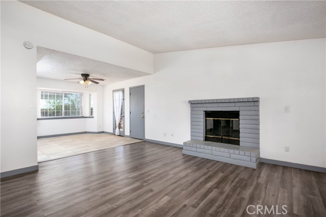 Detail Gallery Image 5 of 34 For 10416 Peach Ave, California City,  CA 93505 - 3 Beds | 2 Baths