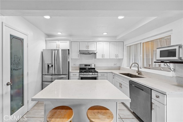 Image 2 of 23 For 1558 Camelot Drive