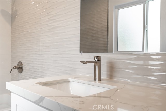 Detail Gallery Image 30 of 73 For 3362 Bellota, Los Angeles,  CA 90027 - 5 Beds | 5 Baths