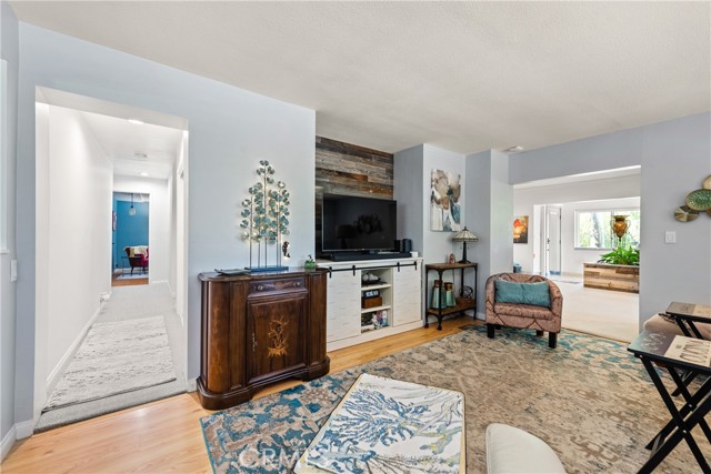 5893 Oak Knolls Road, Simi Valley CA: https://media.crmls.org/medias/5e0c825b-a041-4d96-b09f-73b76eb6b838.jpg
