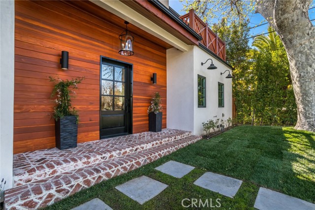 12664 Sarah St photo 6