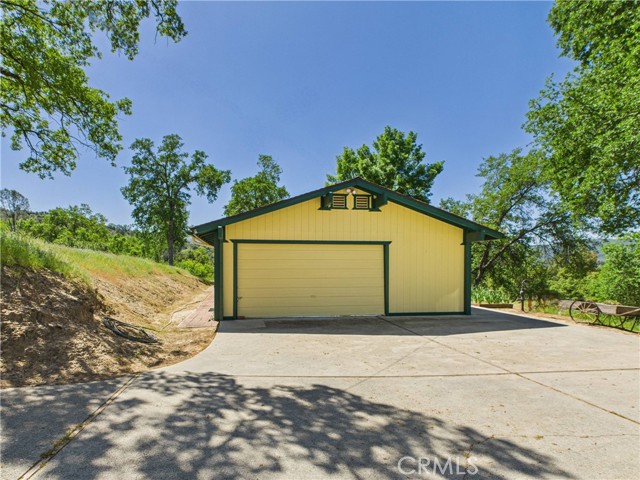 40170 Hillsborough Loop, Oakhurst CA: https://media.crmls.org/medias/5e0cf3d6-3880-46b5-9e60-00b14f5ff6cc.jpg
