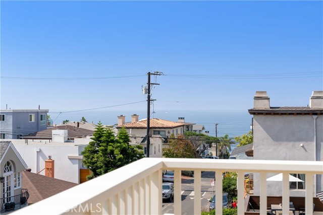 Detail Gallery Image 18 of 52 For 441 28th St, Manhattan Beach,  CA 90266 - 4 Beds | 4/1 Baths