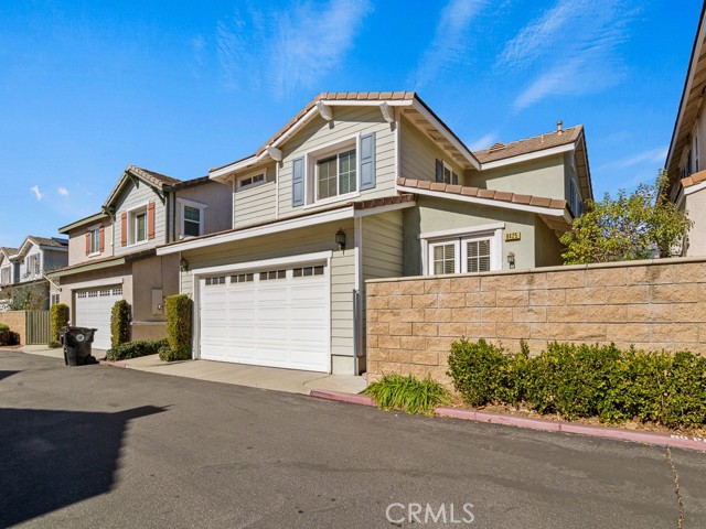 Detail Gallery Image 5 of 55 For 9425 San Bernardino Rd, Rancho Cucamonga,  CA 91730 - 4 Beds | 3 Baths