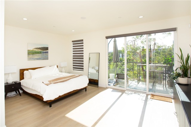 53 Gramercy, Irvine CA: https://media.crmls.org/medias/5e0ecf18-f33f-4a6a-96eb-7012601af202.jpg