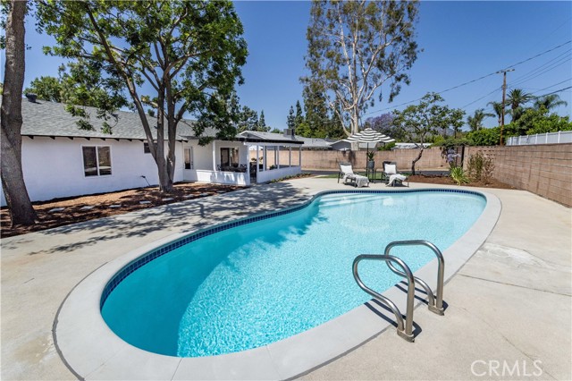 20611 Devonshire Street, Chatsworth CA: https://media.crmls.org/medias/5e0f2bd2-8ccc-42ed-a7fb-bd5986cd3f80.jpg
