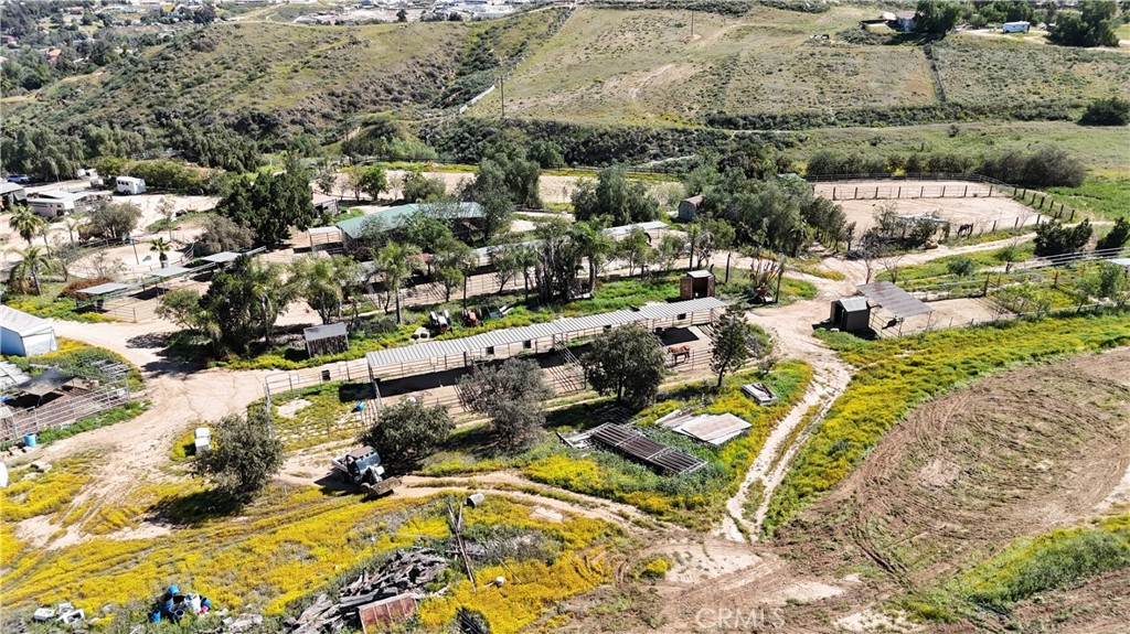 https://media.crmls.org/medias/5e0f9085-5bc3-449e-a80d-9867d0a39b1f.jpg?preset=X-Large