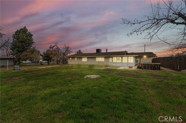 Detail Gallery Image 2 of 41 For 10312 Hawthorne Ave, Hesperia,  CA 92345 - 3 Beds | 3 Baths