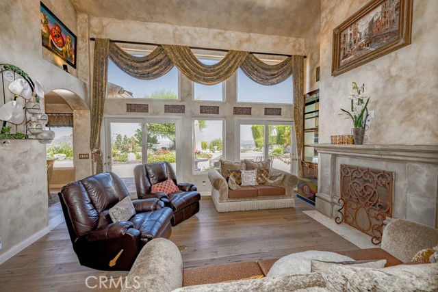 Detail Gallery Image 13 of 63 For 371 Donlin Ln, Newbury Park,  CA 91320 - 4 Beds | 3/1 Baths