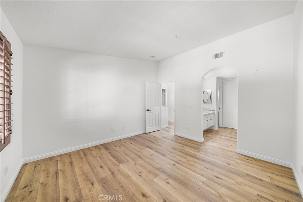 MLS #OC25258182 image #23