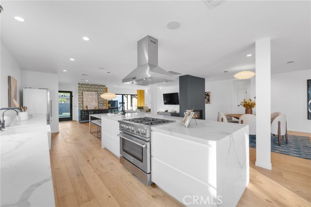 Detail Gallery Image 11 of 65 For 1079 San Jose Ave, Burbank,  CA 91501 - 4 Beds | 3/1 Baths