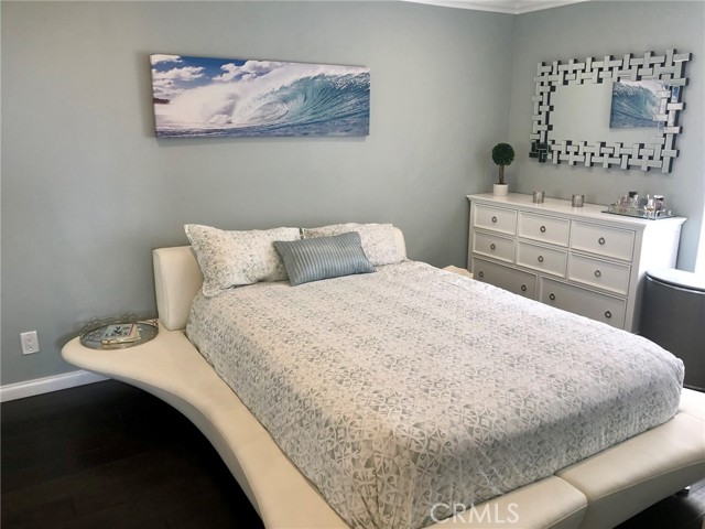 555 Esplanade, Redondo Beach CA: https://media.crmls.org/medias/5e10e52e-b443-4223-b4bc-e5dbd531f4eb.jpg