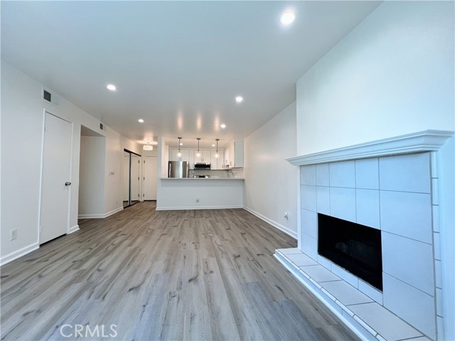 Detail Gallery Image 6 of 26 For 1940 N Highland Ave #25,  Los Angeles,  CA 90068 - 2 Beds | 2 Baths