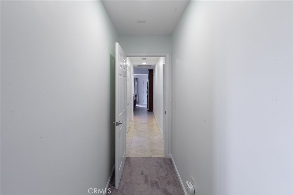 https://media.crmls.org/medias/5e1193fa-6cca-469d-9ca7-45d41192c8de.jpg?preset=X-Large