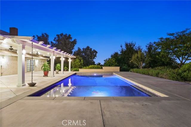 2501 Cliff Road, Upland CA: https://media.crmls.org/medias/5e1230f2-6c24-4446-903a-3caa82253aaf.jpg