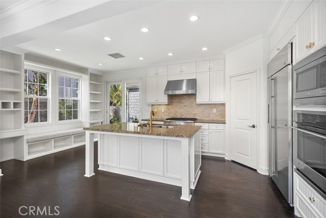 Detail Gallery Image 12 of 37 For 2301 Half Moon, Costa Mesa,  CA 92627 - 4 Beds | 3/1 Baths