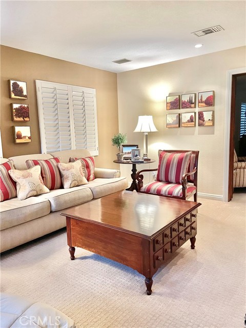 Detail Gallery Image 15 of 41 For 1 Espalier Dr, Lake Forest,  CA 92610 - 6 Beds | 3/1 Baths