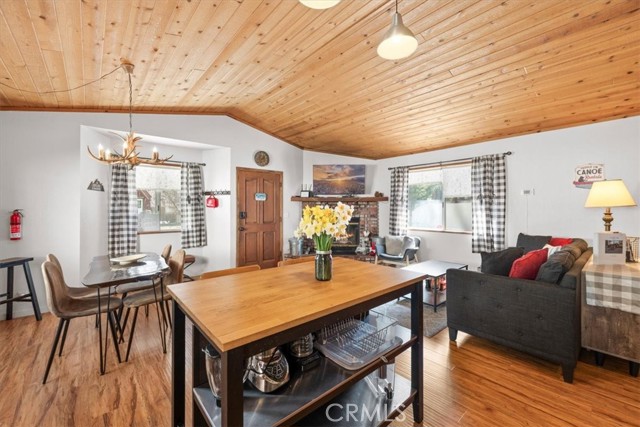 Detail Gallery Image 8 of 23 For 921 Wendy, Big Bear City,  CA 92314 - 2 Beds | 1/1 Baths