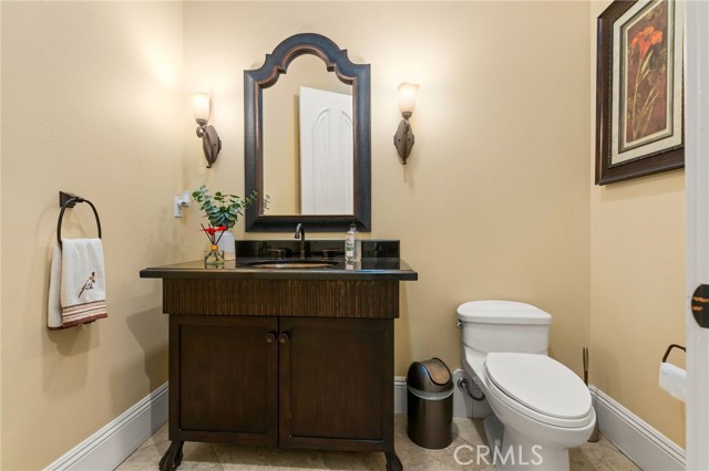 Detail Gallery Image 14 of 68 For 22928 San Joaquin, Canyon Lake,  CA 92587 - 4 Beds | 4/2 Baths
