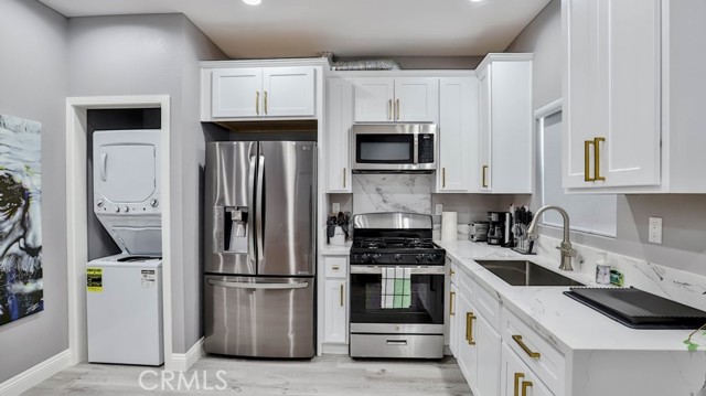 408 S Flower Street, Santa Ana CA: https://media.crmls.org/medias/5e1404d1-9b66-4747-af8e-b112796eadd2.jpg