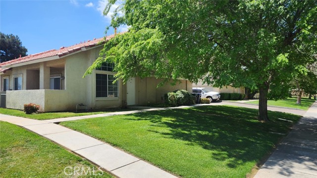 Detail Gallery Image 1 of 29 For 1642 Gardenia Ct a,  Lancaster,  CA 93535 - 3 Beds | 2/1 Baths