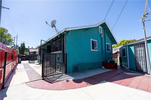 215 Hamlet Street, Los Angeles, California 90042, 2 Bedrooms Bedrooms, ,1 BathroomBathrooms,Single Family Residence,For Sale,Hamlet,WS24127236