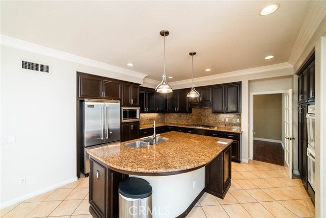 Detail Gallery Image 13 of 51 For 6 Roseleaf, Irvine,  CA 92620 - 5 Beds | 3/1 Baths