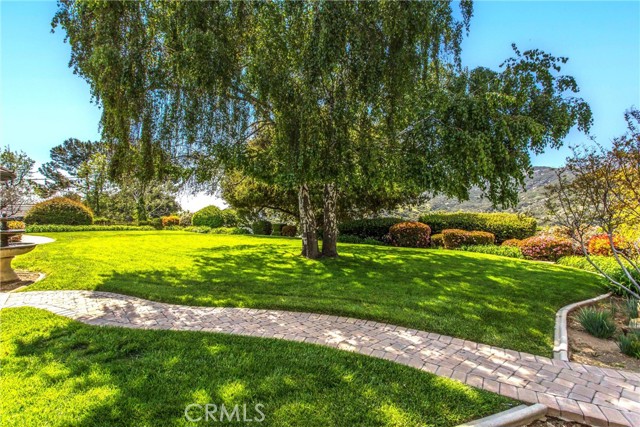 13046 Oak Crest Drive, Yucaipa CA: https://media.crmls.org/medias/5e1651d2-2ab3-4c3d-9d16-eb1d5b91ba69.jpg