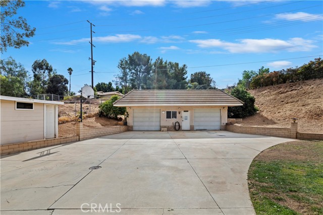 16291 Ringbit Court, Riverside CA: https://media.crmls.org/medias/5e16581a-bcf3-4577-a037-8070f48e3866.jpg