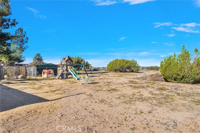 Detail Gallery Image 47 of 65 For 17412 Danbury Ave, Hesperia,  CA 92345 - 6 Beds | 3 Baths