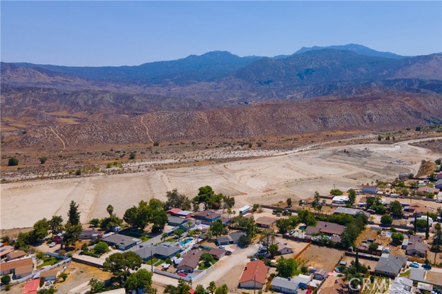 44718 Palm Avenue, Hemet CA: https://media.crmls.org/medias/5e16b289-5d92-4ae1-bbda-a6d4e0a7db3c.jpg