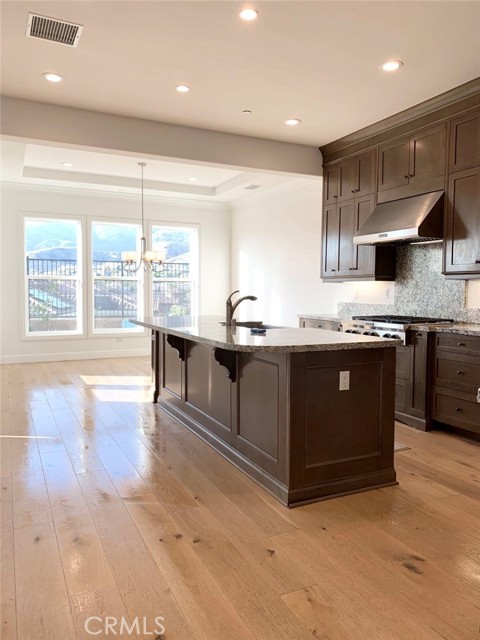 Detail Gallery Image 6 of 23 For 20409 W Esmerelda Ln, Porter Ranch,  CA 91326 - 4 Beds | 4/1 Baths