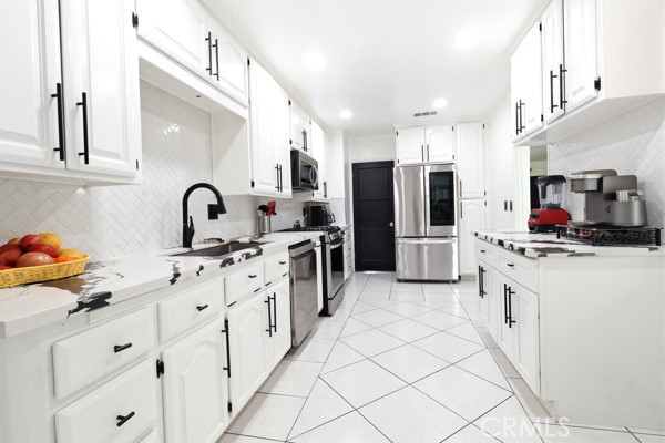 Detail Gallery Image 14 of 29 For 4866 Sunnyside, Riverside,  CA 92506 - 4 Beds | 2 Baths